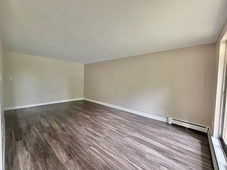 750 Kipps Ln #2 — Photo 6