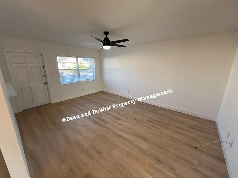 7035 4th Ave N #6 — Photo 5