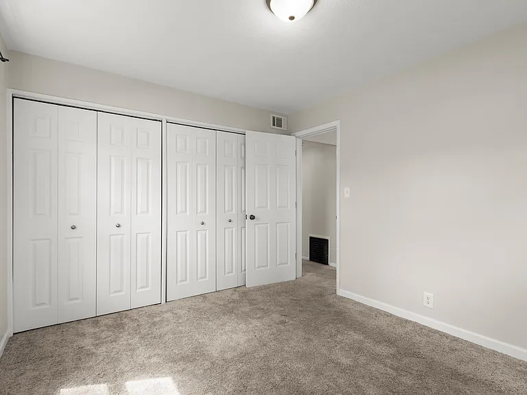 5209 N Glen Elm Dr — Photo 11
