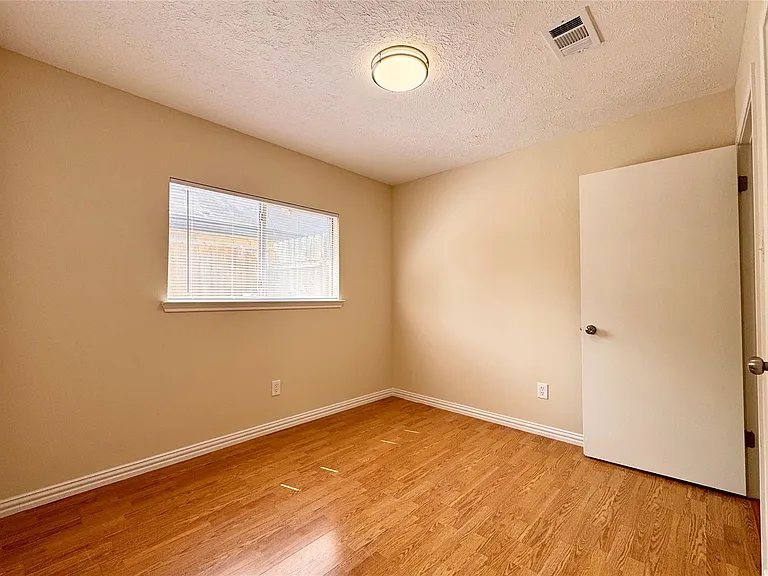 11746 Plumbrook Dr — Photo 12