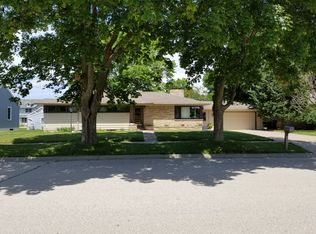 428 S 4th St, La Crescent, MN 55947