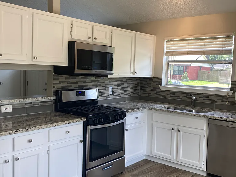 2540 Knoxville Dr — Photo 8