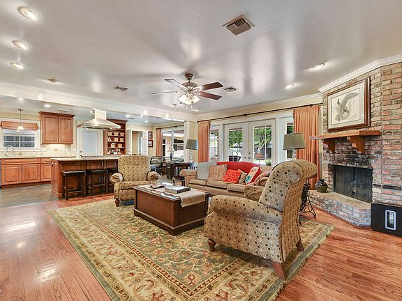 5th image of 105 Juanita Dr