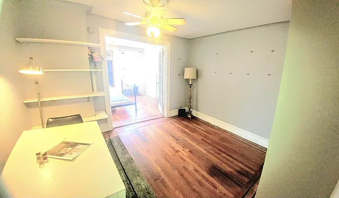 Living room, photo 2