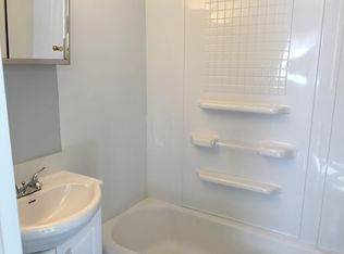 2032 S Oneida St #8, Green Bay, WI 54304
