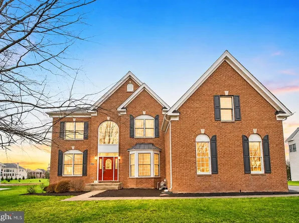 43577 Warden Dr, Sterling, VA 20166
