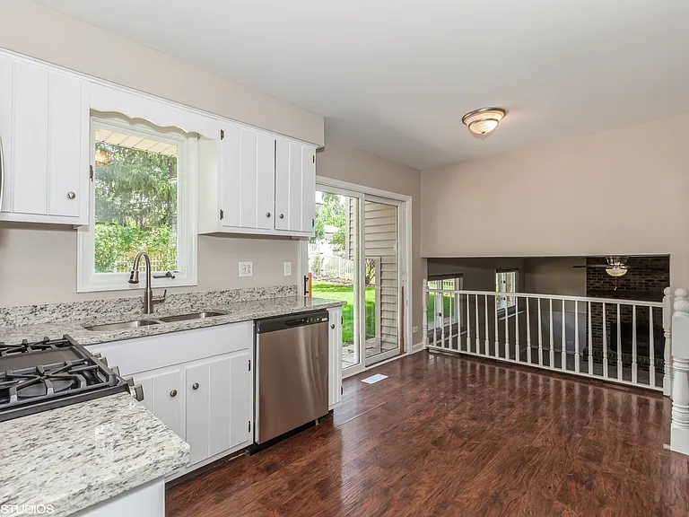 98 Quail Hollow Ct — Photo 4