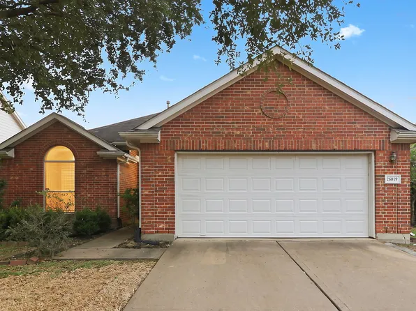 26019 Chapman Falls Dr, Richmond, TX 77406