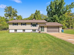 6213 Carolyn Sue Dr, High Ridge, MO 63049
