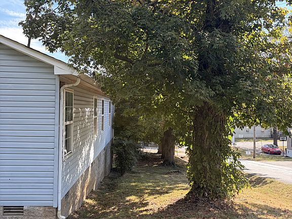 3rd image of 1115 Haley St