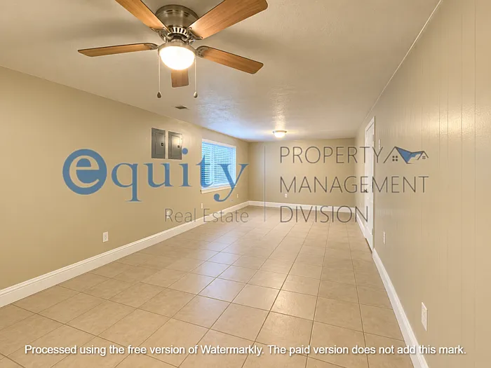 1 bed, 1.0 bath, 700 sqft, $1,050 — Photo 2