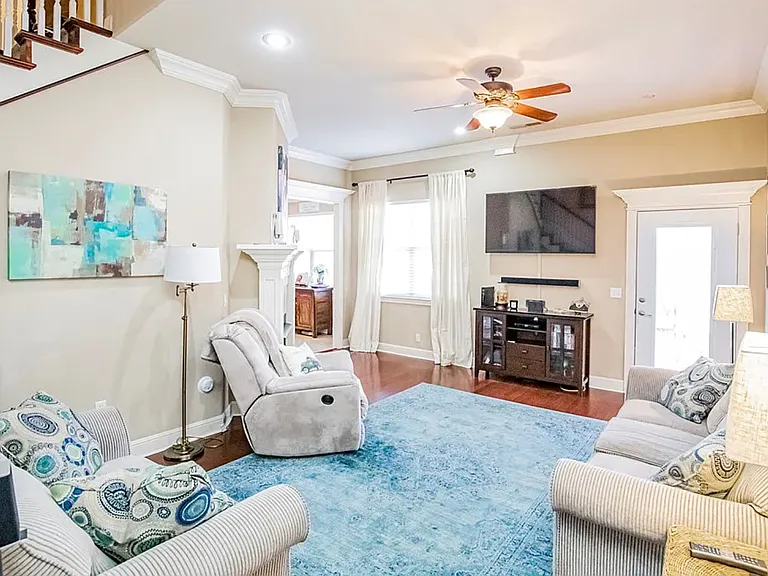3089 N Dorchester Dr — Photo 4