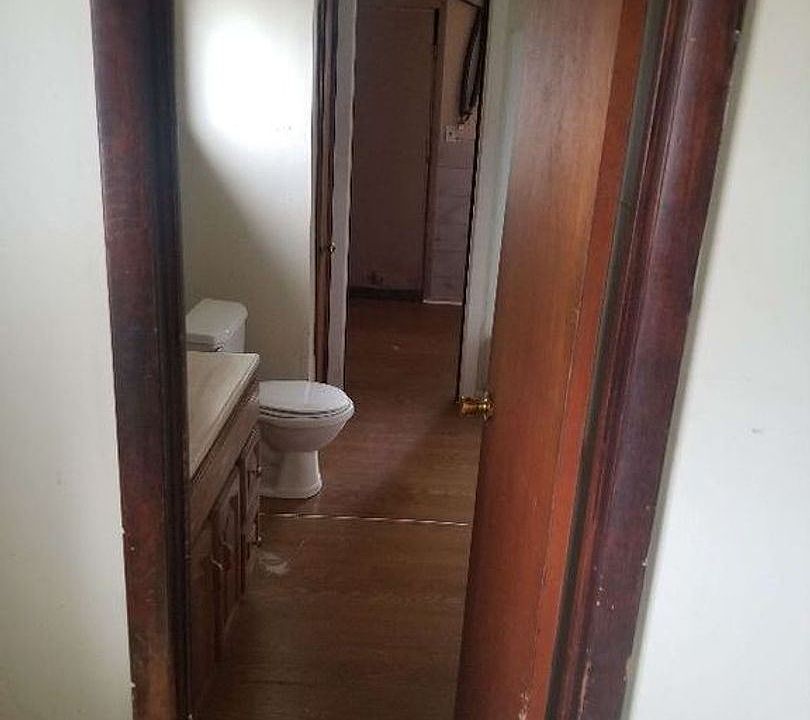 2nd image of 56 Schmarbeck Ave