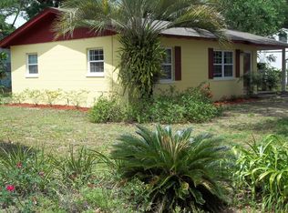 214 S Villa Ave, Fruitland Park, FL 34731
