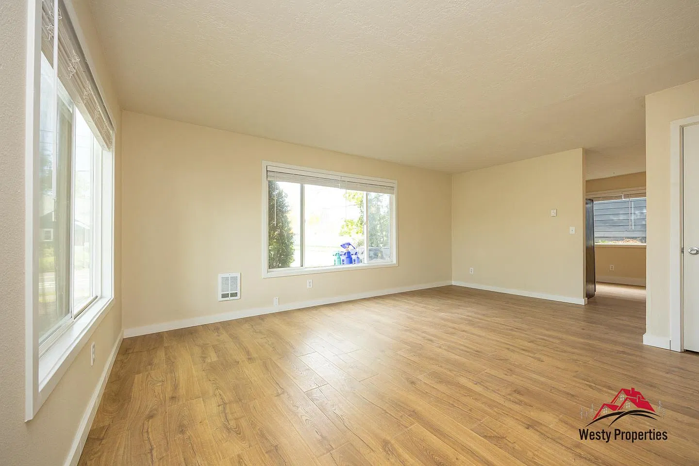 212 North Dekum Street - Unit 1 — Photo 4