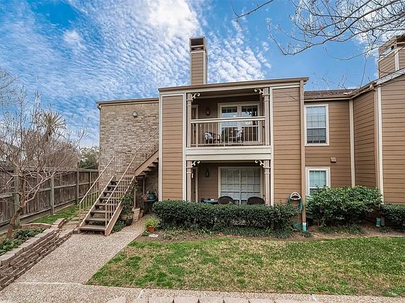 4th image of 1860 White Oak Dr APT 346