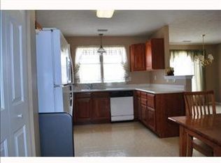 1806 Greystone Dr, Coraopolis, PA