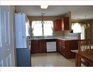 1806 Greystone Dr photo 1
