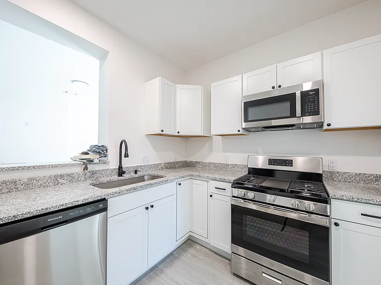 2620 May St #4 — Photo 1