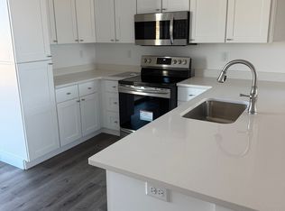1334 E Lone Rock View Dr, Big Water, UT 84741