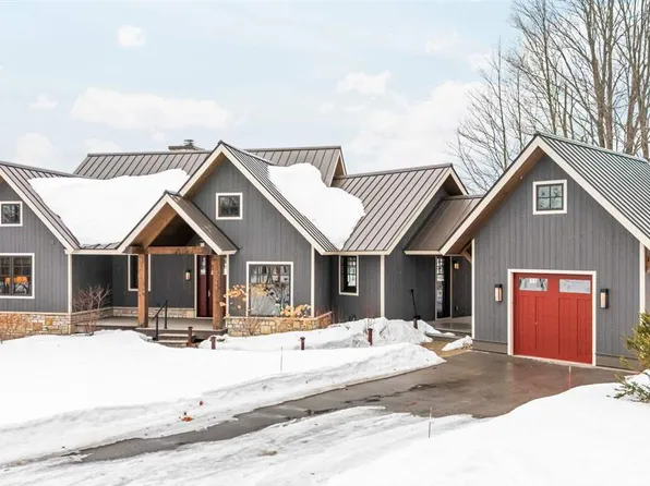 2548 Highlander Dr, Harbor Springs, MI 49740