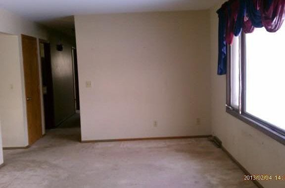 2nd image of 407 Adams Drive W