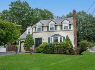 13 Crescent Rd, Livingston, NJ 07039
