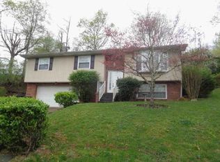 14 Keeneland Dr, Huntington, WV 25705