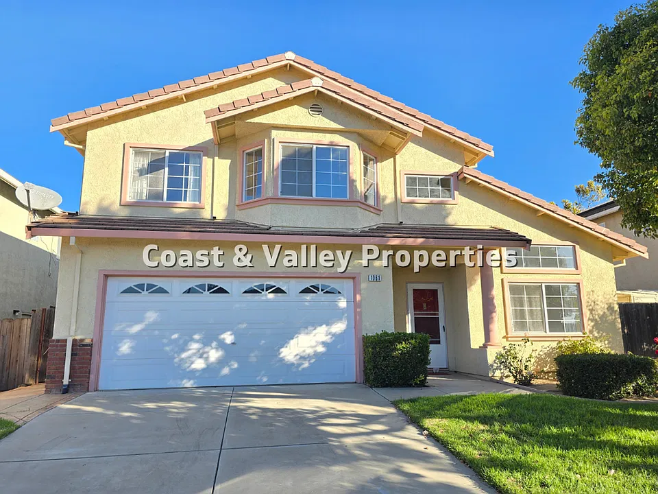 1061 Santa Inez