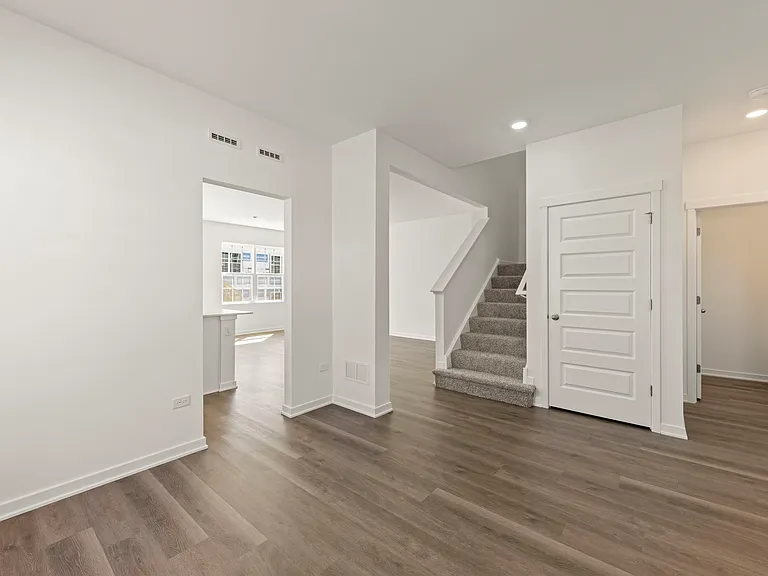1737 Stable Ln — Photo 7