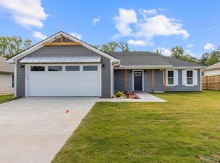 105 S Lainey Ln, Mineola, TX 75773