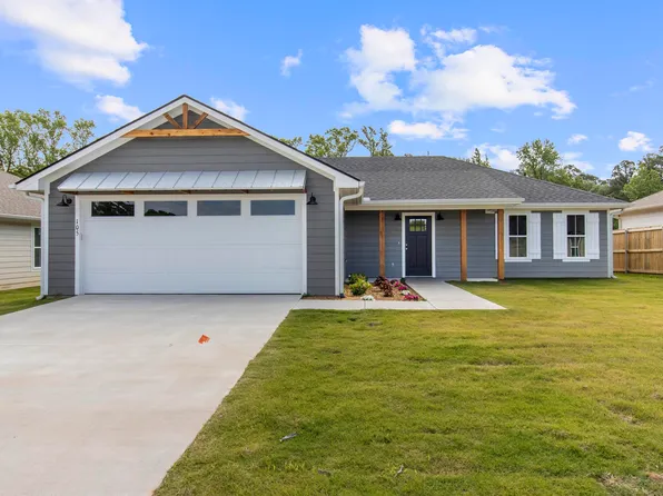 105 S Lainey Ln, Mineola, TX 75773