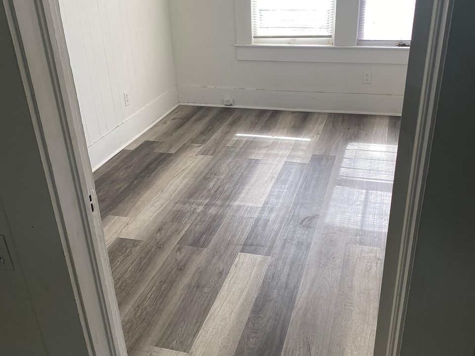 2nd image of 803 Pine St