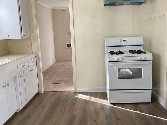 3rd image of 1320 Amapola Ave