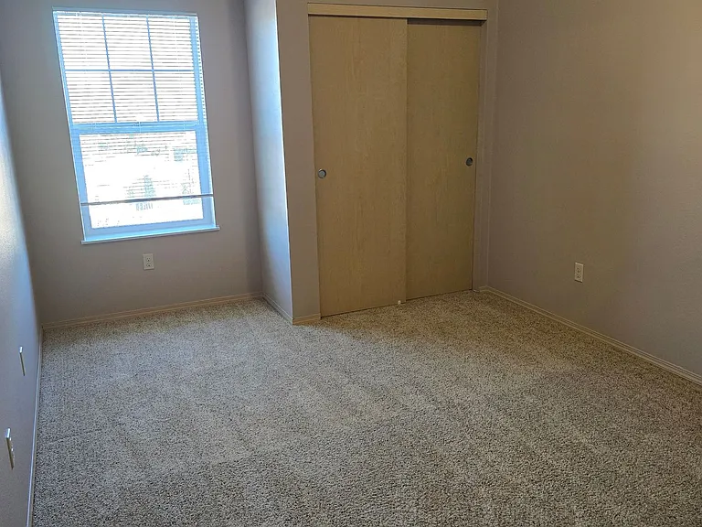 Parkside Apartments — Photo 46