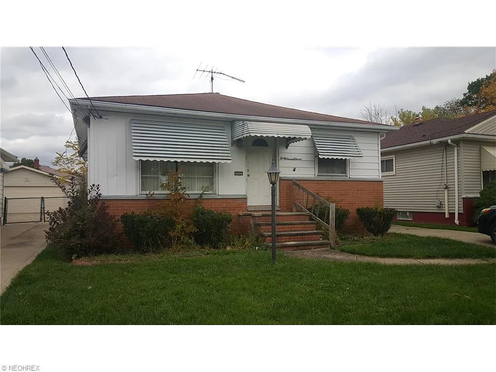 4711 Lawrence Ave photo 1