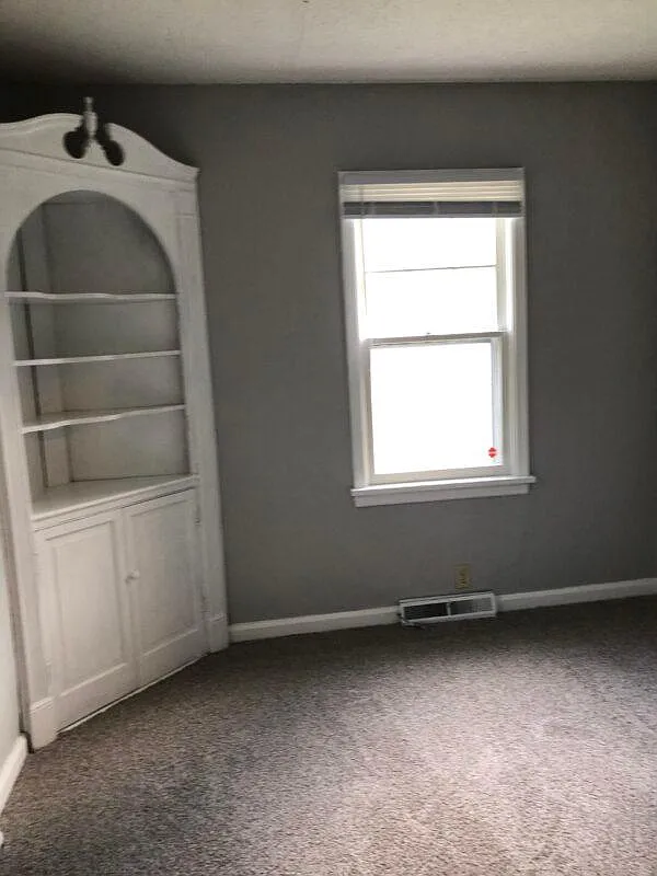 4 bed, 2045 sqft, $1,600 — Photo 3