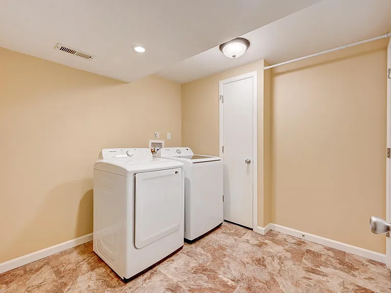 9725 Canberra Ct — Photo 20