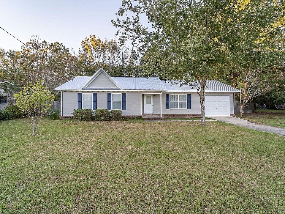 1st image of 2421 Creekwood Dr