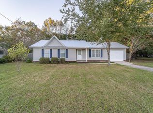 2421 Creekwood Dr, Dothan, AL 36301
