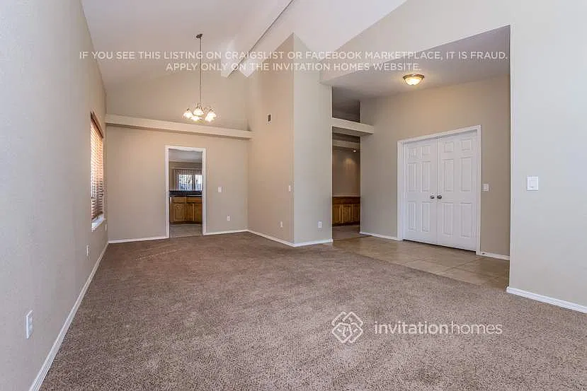 8767 Hollowstone Way Sacramento, CA 95828 — Photo 4