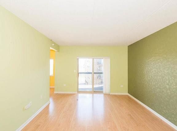 3rd image of 1649 Ashland Ave Unit 406