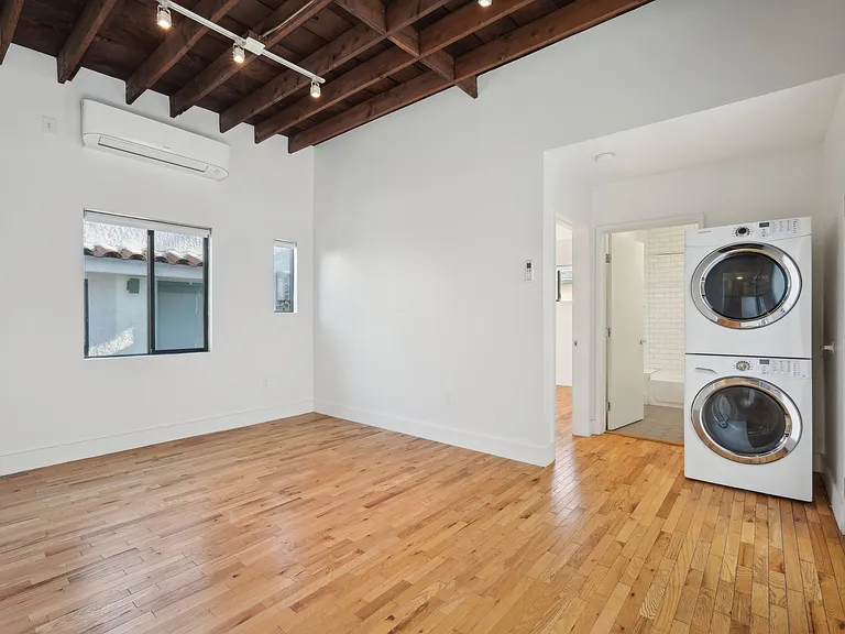 251 Rosemont Ave #1/2 — Photo 7