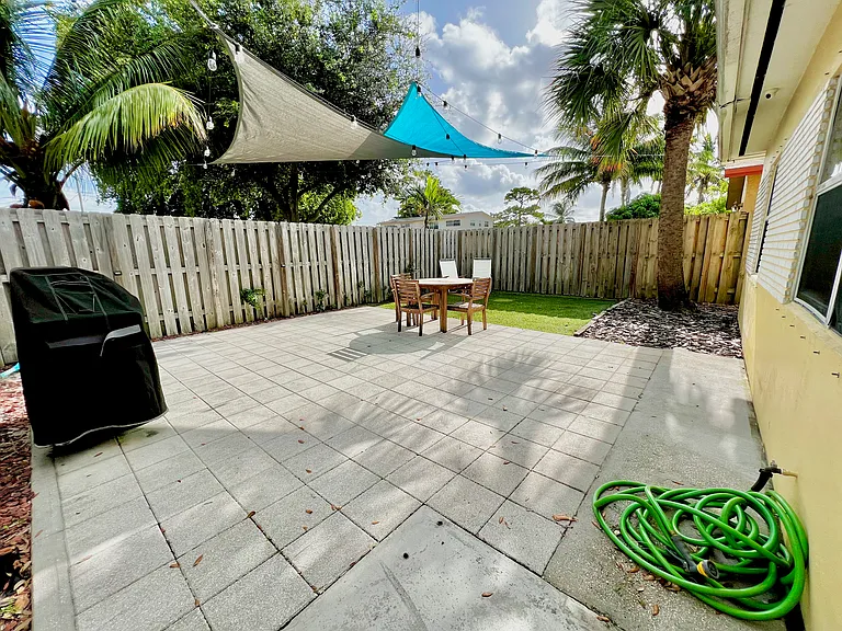3188 SW 13th St #A — Photo 1