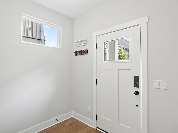 3rd image of 432 Becanni Ln