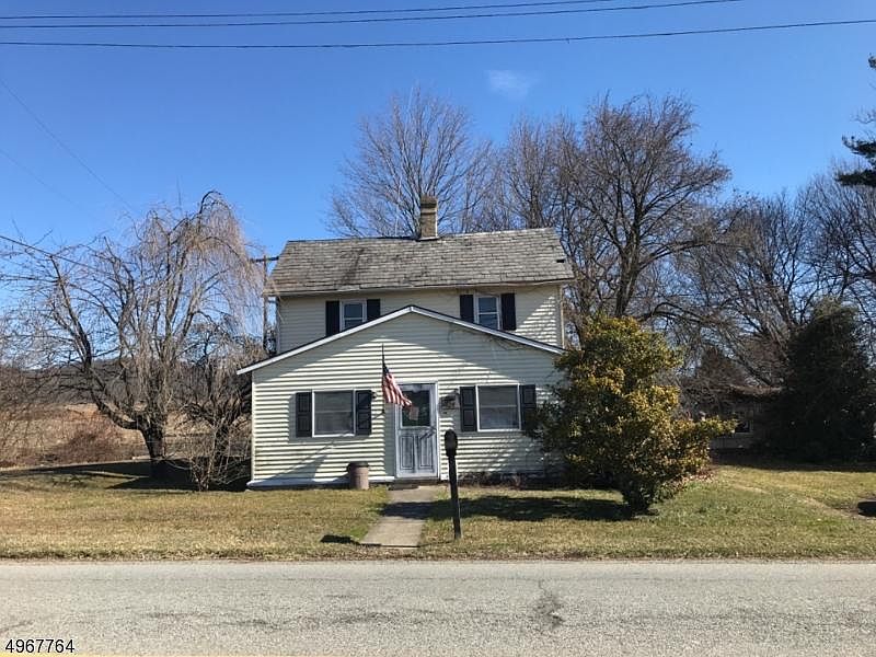 2nd image of 525 N Main St