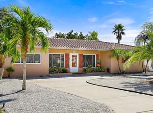 10203 4th St E, Treasure Island, FL 33706