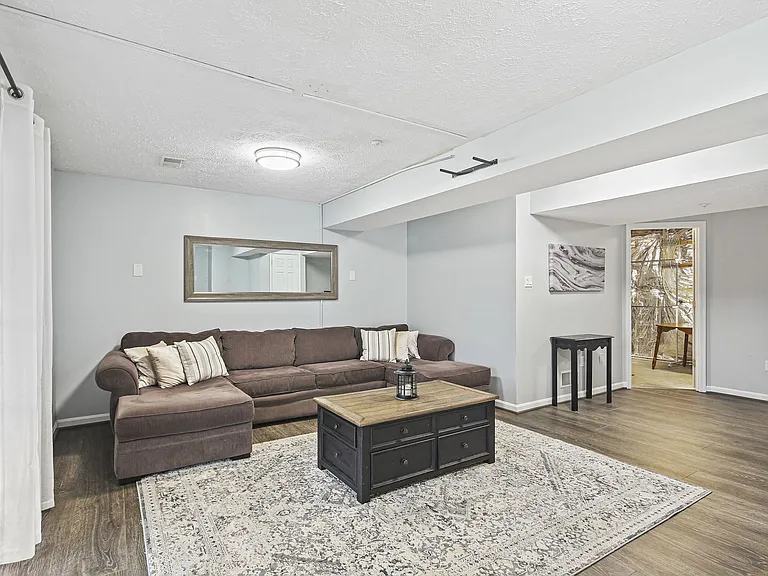 5707 Joseph Ct — Photo 11