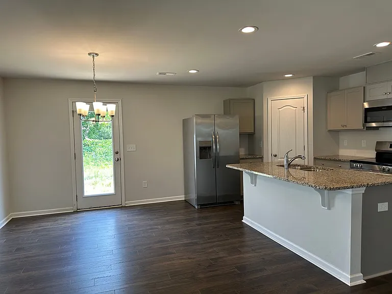 216 Melbourne Dr — Photo 6