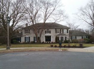 4 Saljon Ct, Maple Glen, PA 19002